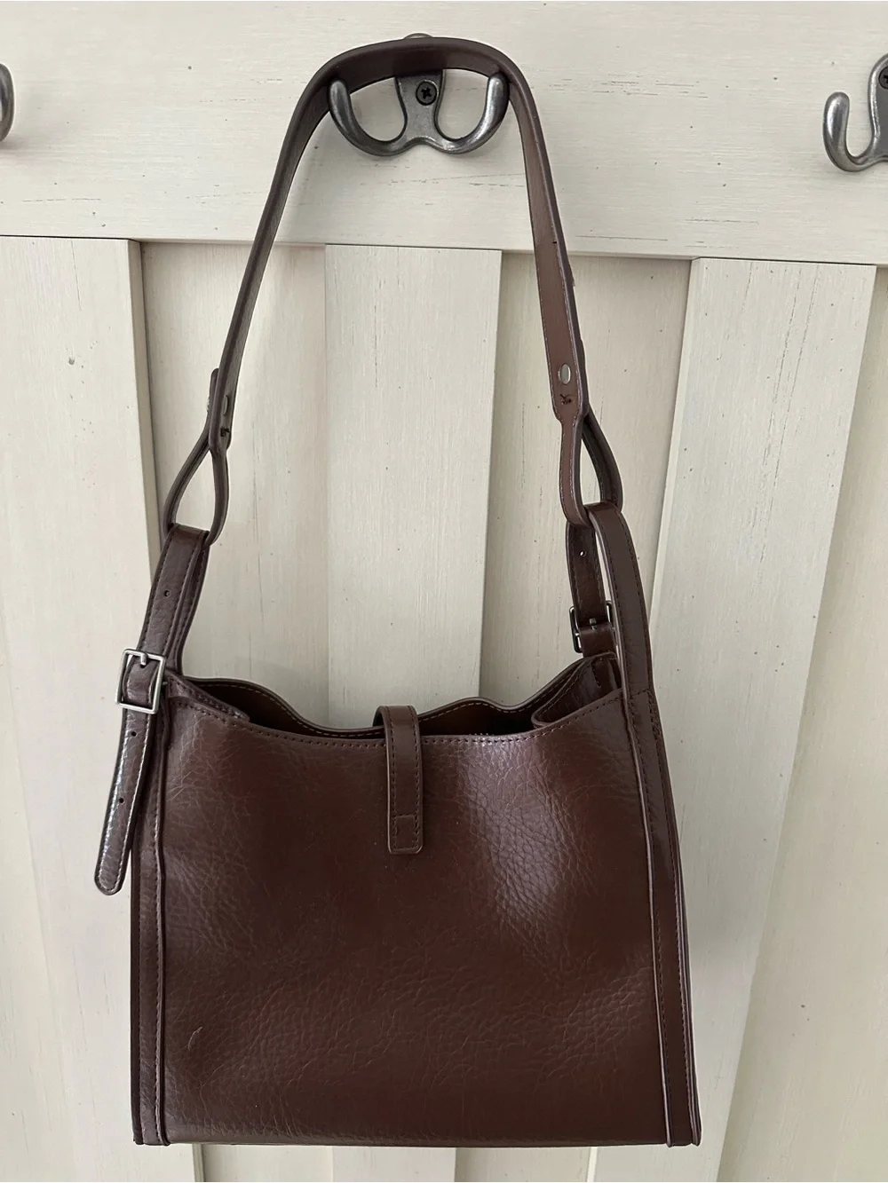 Classic Brown Leather Shoulder Bag